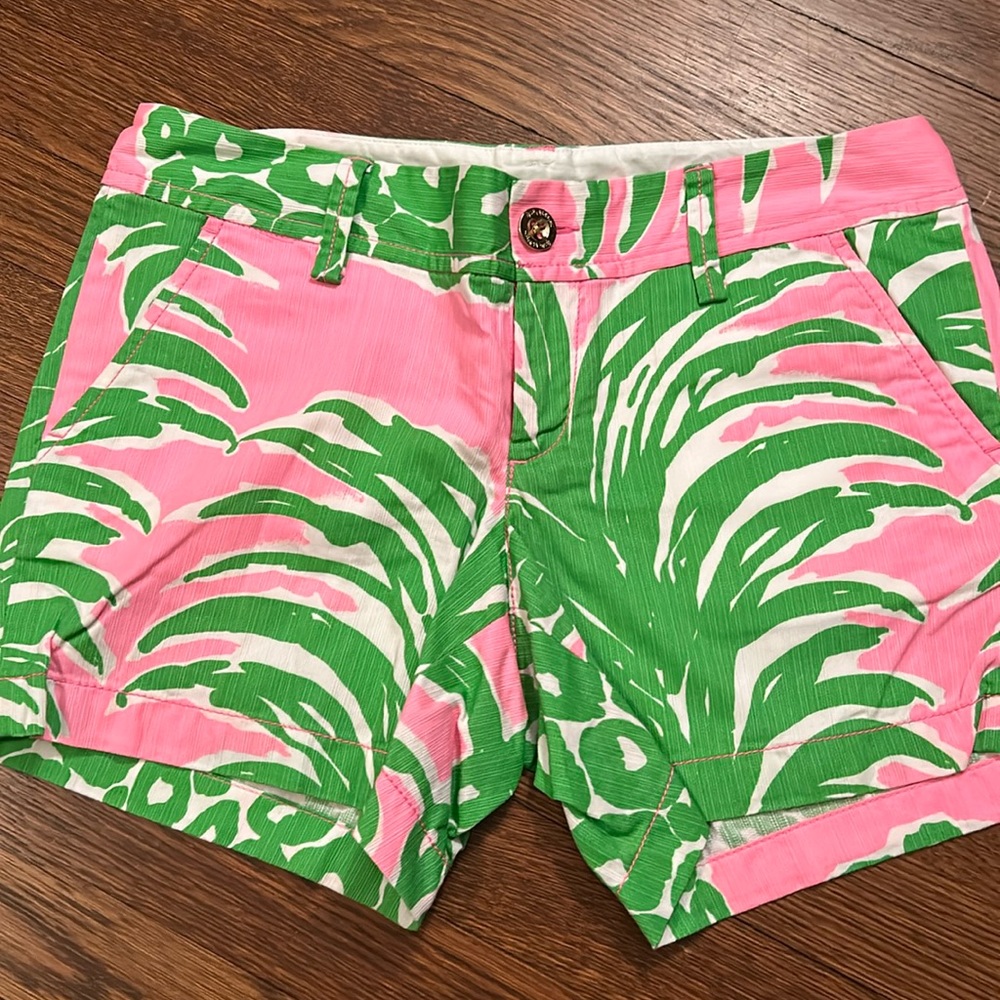 Lilly Pulitzer Flamenco Callahan shorts